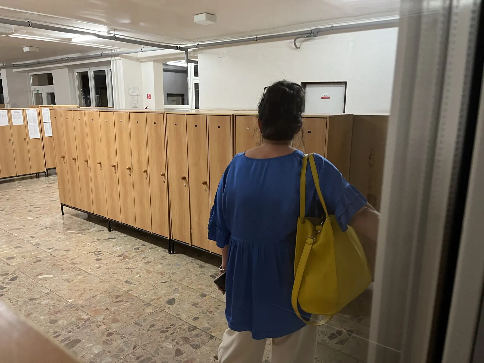Členka komisie podozrivá zo spáchania trestného činu marenia volieb.  K incidentu sa odmietla vyjadriť.