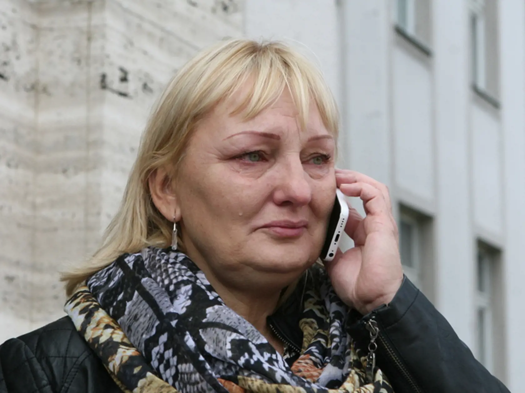 Dáša Michalcová (51) so slzami v očiach oznamuje najbližším, že vyhrala.