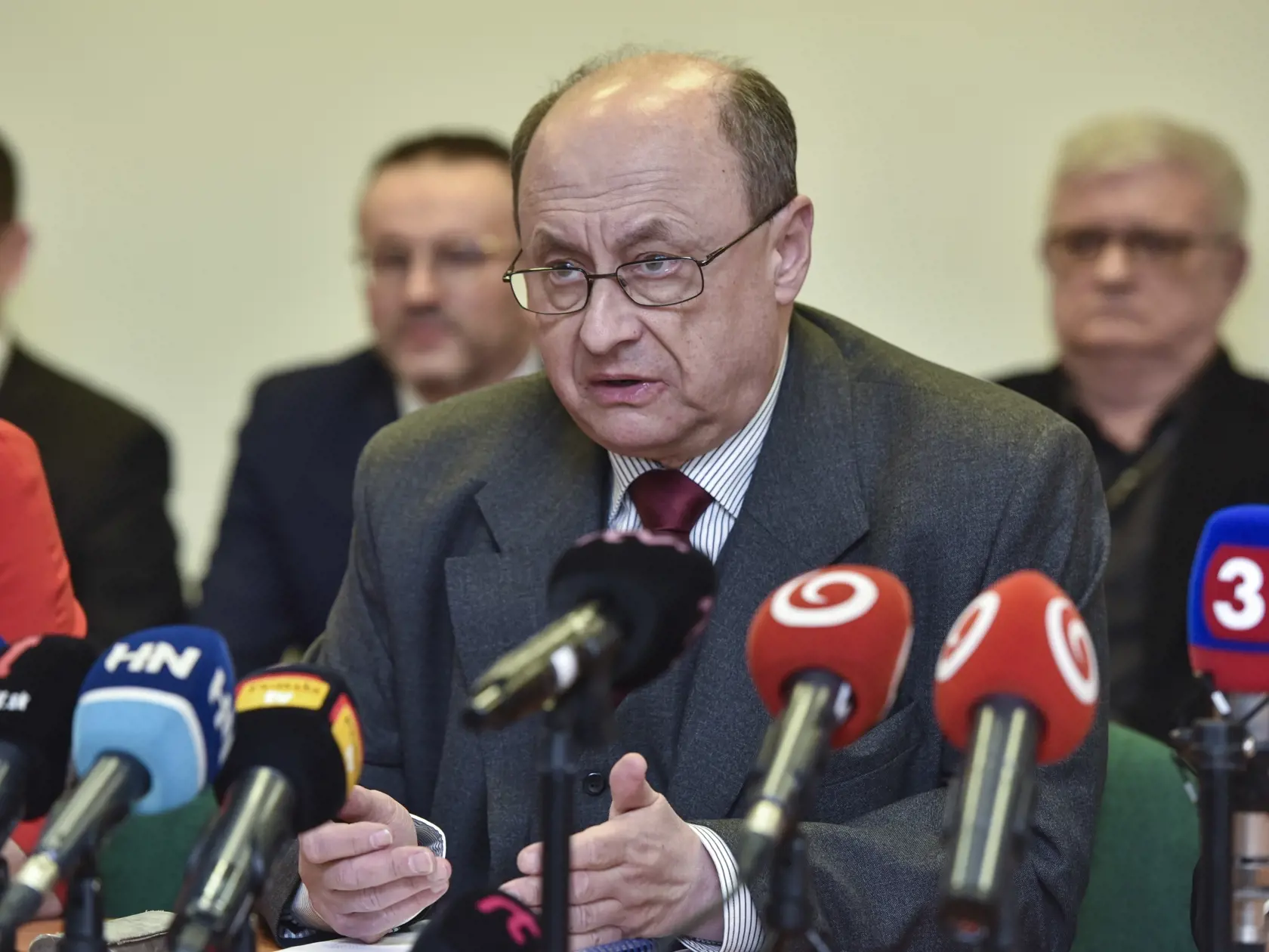 bývalý podpredseda  Ústavného súdu Eduard Bárány.
