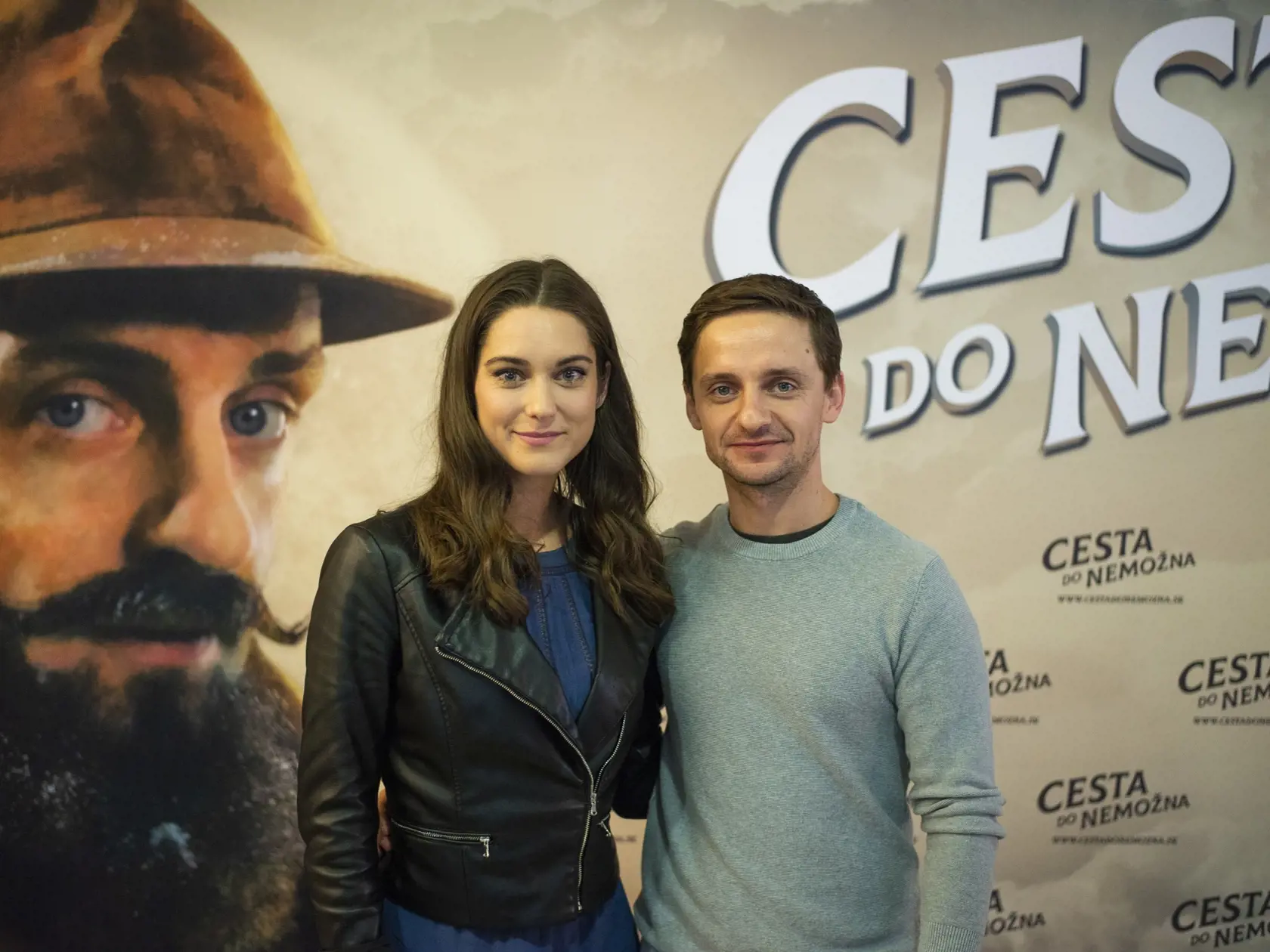 Na snímke herci vpravo Tomáš Mischura a Judit Bárdos počas tlačovej konferencie pri príležitosti uvedenia filmu Cesta do nemožna - M. R. Štefánik v kine Lumiére 30. októbra 2019 v Bratislave.