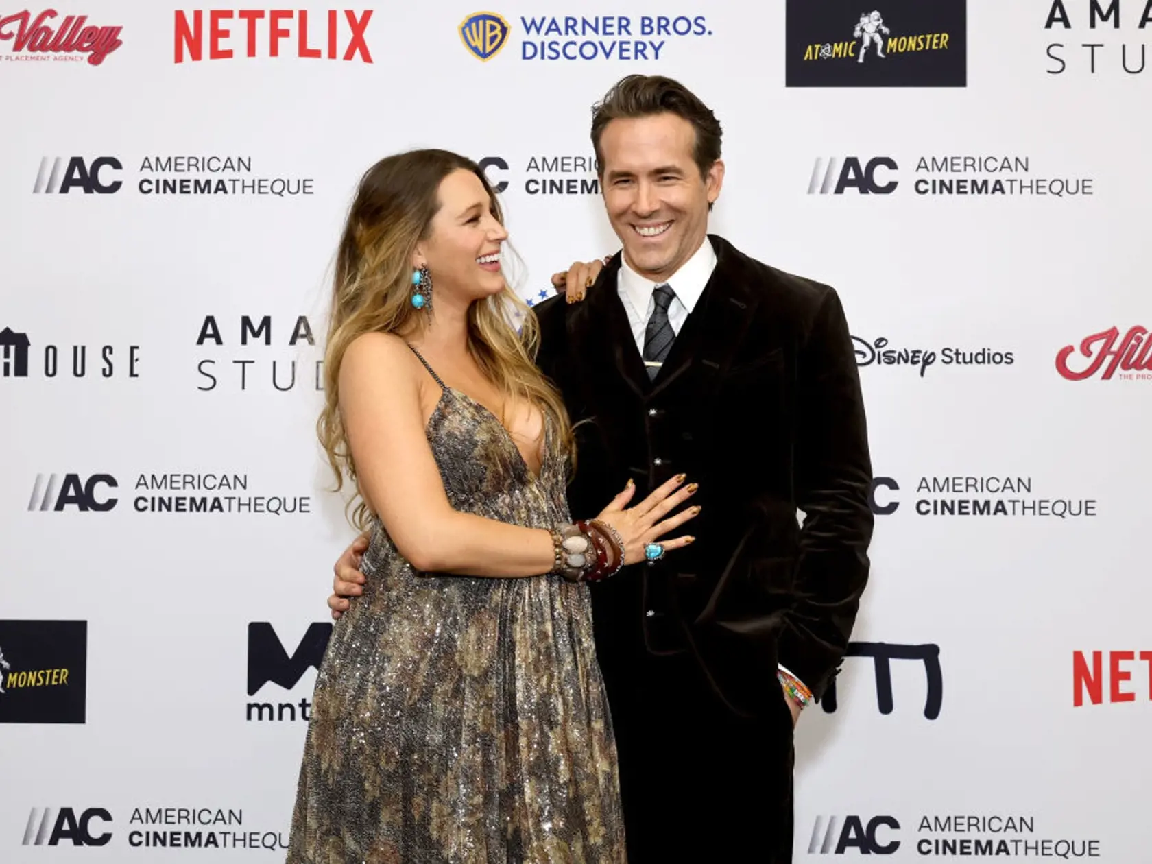 Blake Lively s manželom Ryanom Reynoldsom počas štvrtého tehotenstva.