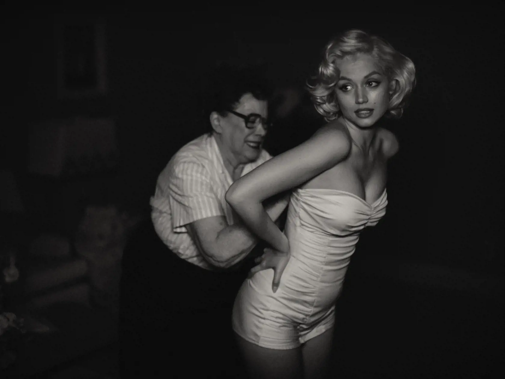 Ana de Armas vo filme Blonde ako Marilyn Monroe.