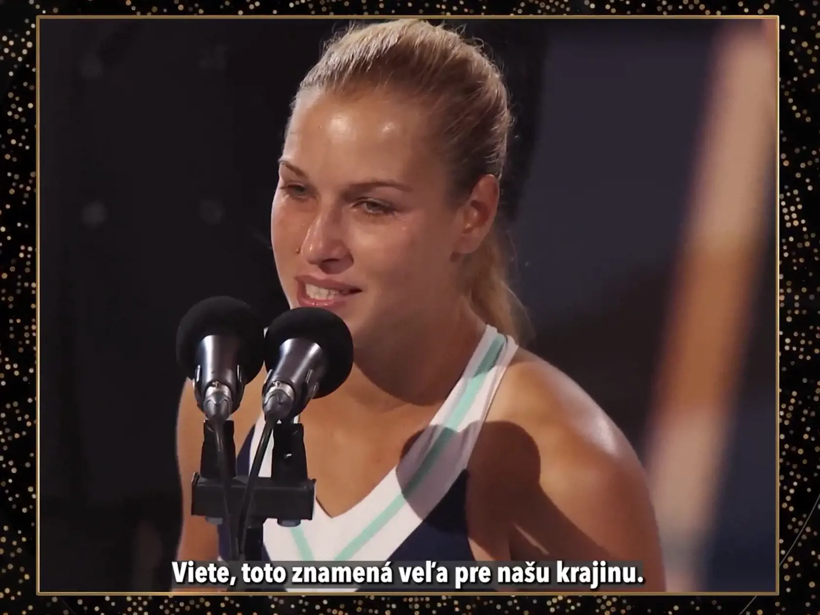 Televízny štáb spoločne s moderátorom relácie Sieň slávy Vladimír Kobielsky si pre Dominiku Cibulkovú pripravili emotívnu videodokrútku, ktorá v skratke dokumentovala najväčšie kariérne úspechy najúspešnejšej slovenskej tenistky