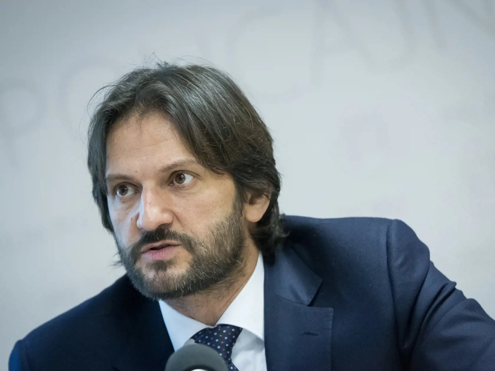Robert Kaliňák pre svoje obchody s pochybným podnikateľom výrazne stratil dôveru.