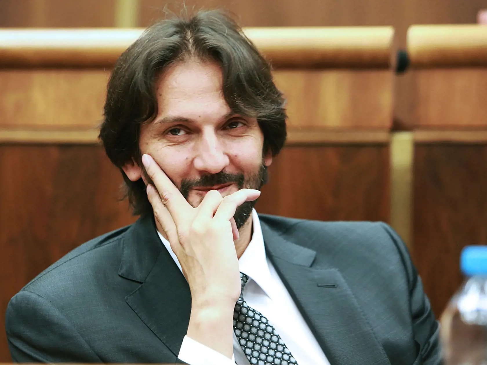Robert Kaliňák pre svoje obchody s pochybným podnikateľom výrazne stratil dôveru.