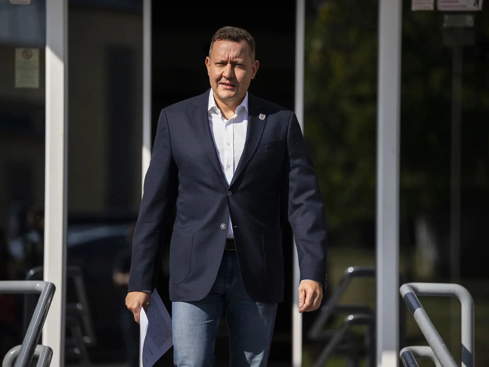 Na snímke špeciálny prokurátor Daniel Lipšic prichádza na tlačovú konferenciu k podaniu obžaloby za obzvlášť závažný zločin úkladnej vraždy na Miroslava V. v Pezinku 28. septembra 2023. FOTO TASR - Jaroslav Novák