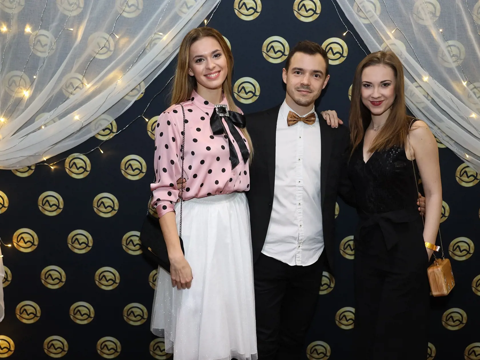 Herečka Dominika Richterová a Dávid Hartl s partnerkou.