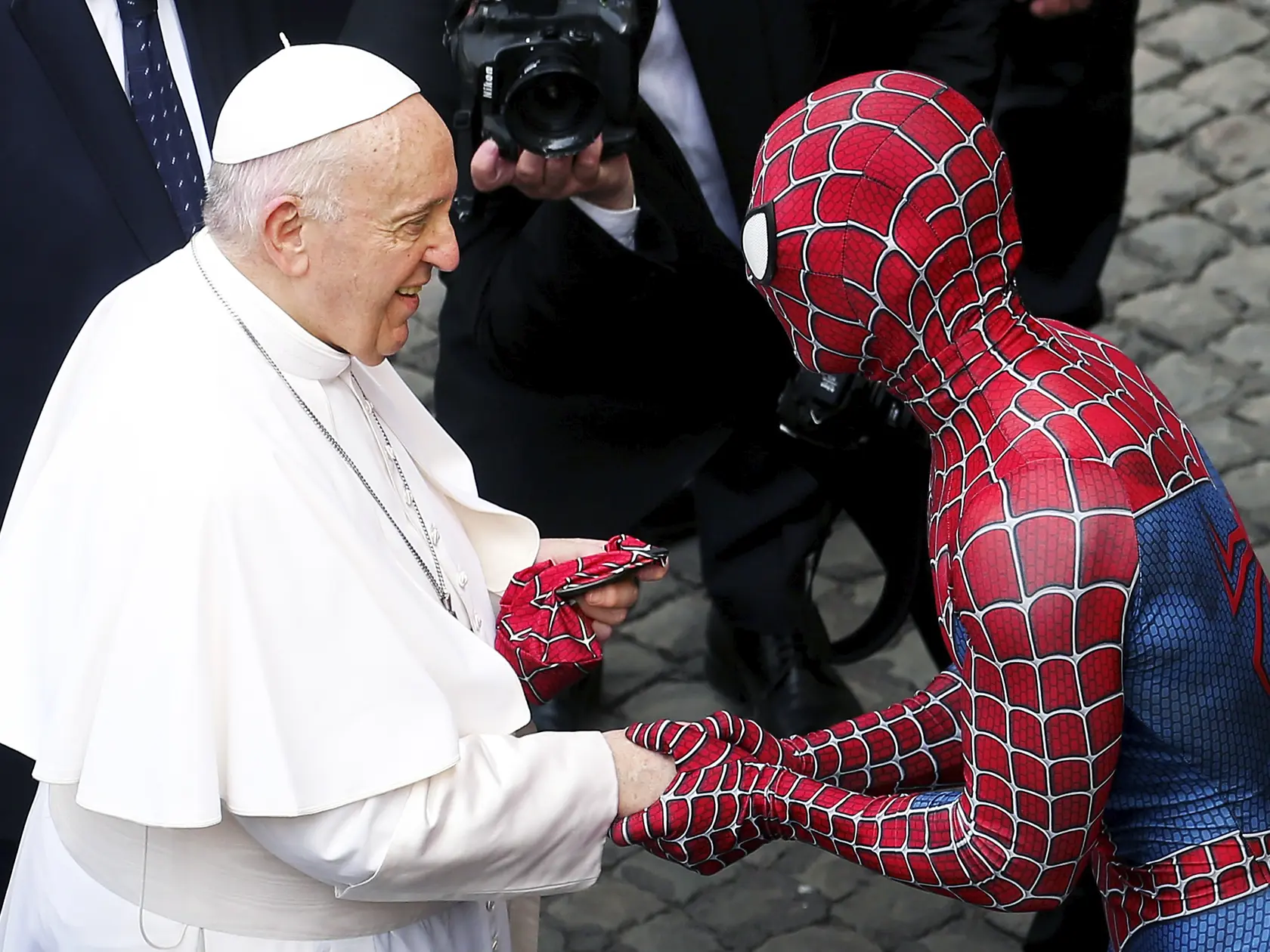 Stretol sa i so superhrdinom Spidermanom, ktorý pomáha chorým deťom v nemocnici.