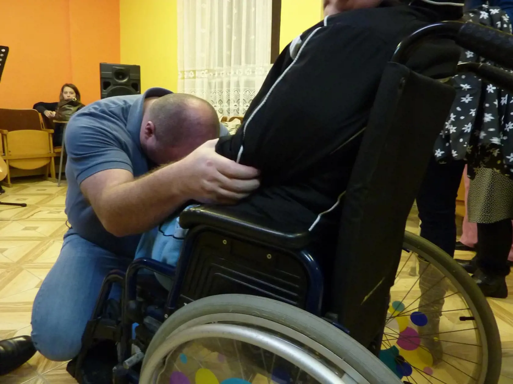 René Schneider vraj dokáže vyliečiť všetko, od boľavých nôh až po slepotu.