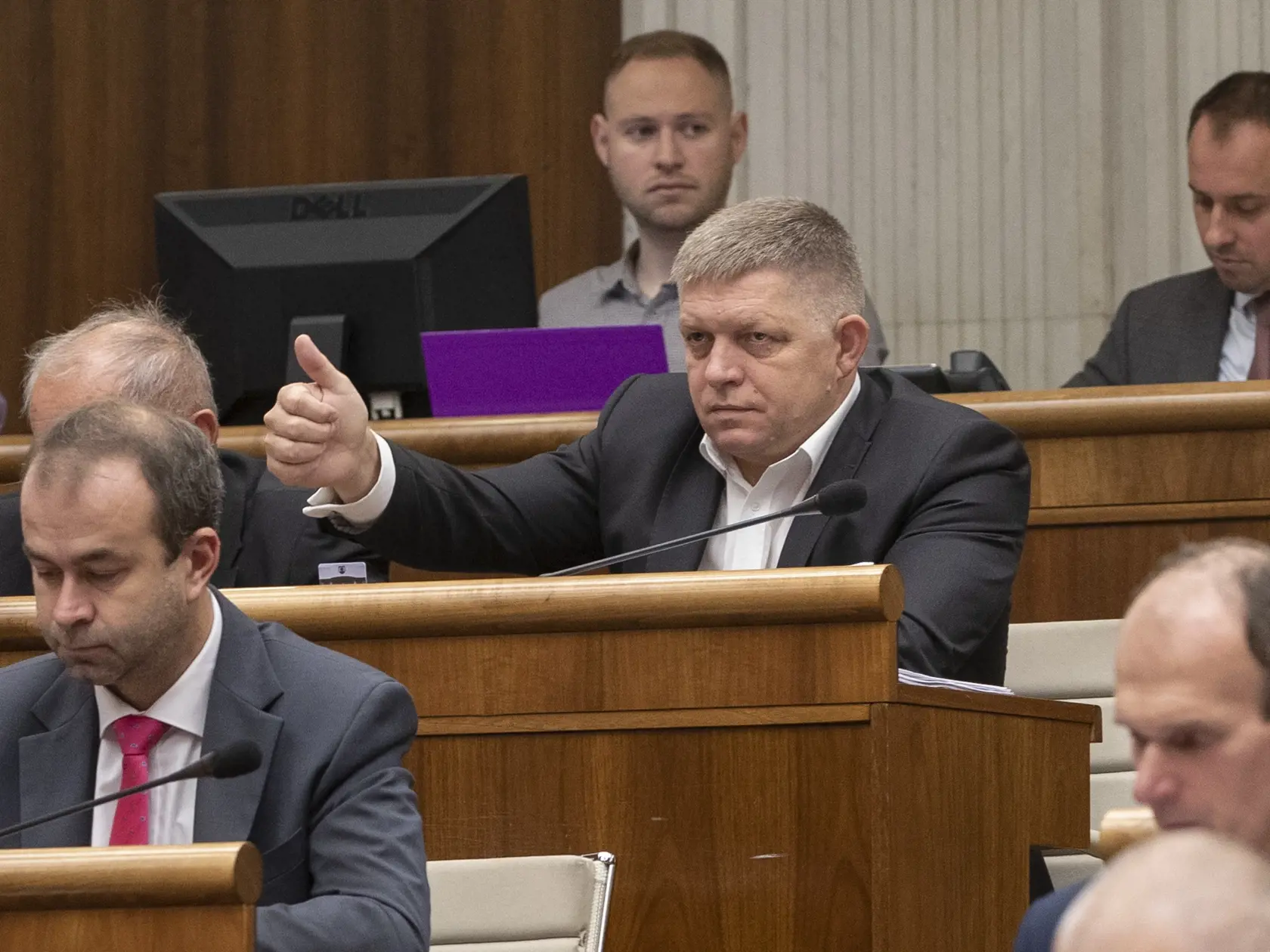 72. schôdza Národnej rady Slovenskej republiky, počas ktorej poslanci hlasovali aj o návrhu odvolania Igora Matoviča z postu ministra financií SR. Na snímke je Robert Fico.