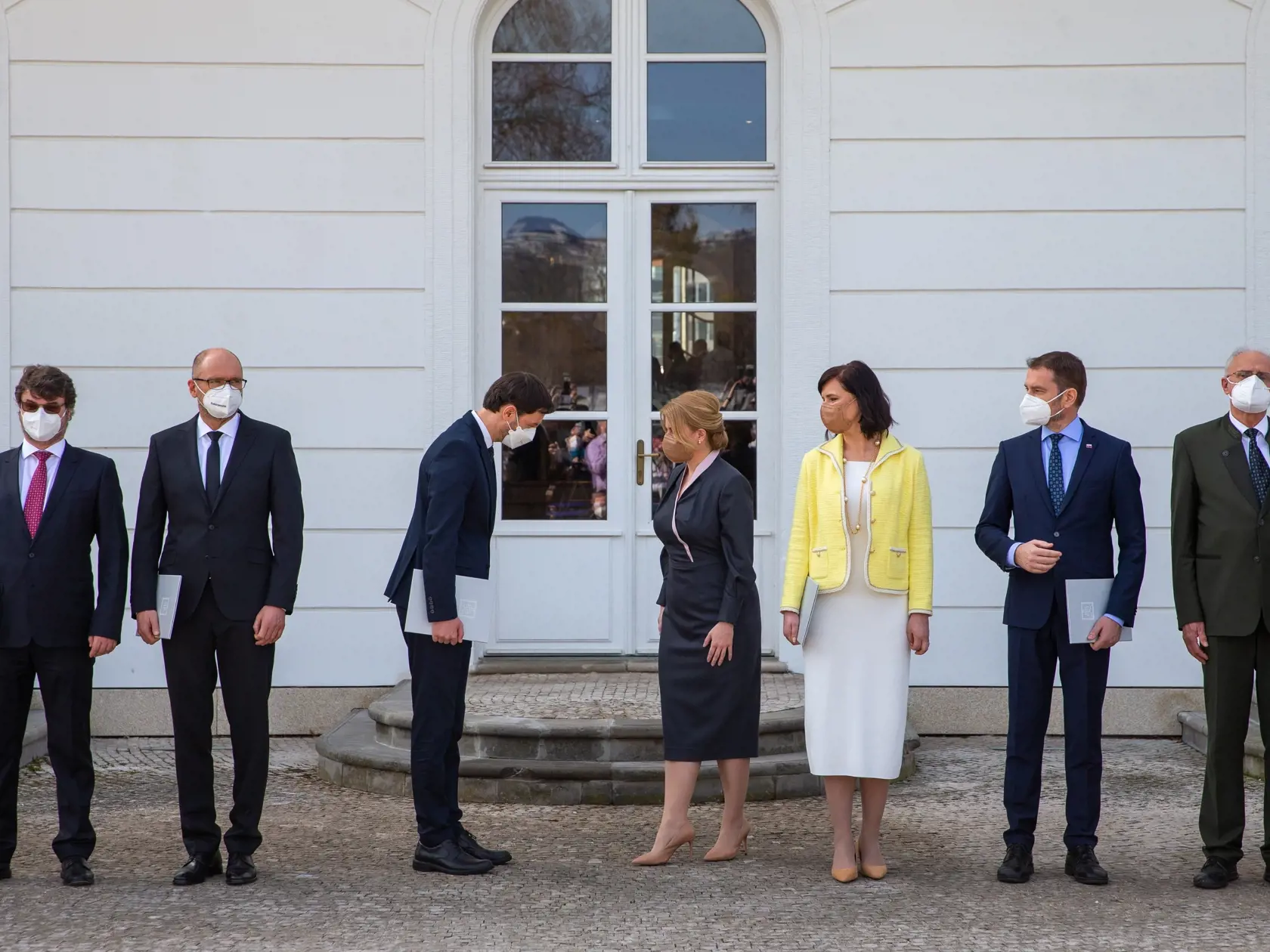 Igor Matovič a Richard Sulík. Niekdajší priatelia dnes spolu len ťažko vychádzajú. Minister hospodárstva s obľubou kritizuje kroky ministra financií, ten mu zase rád vyhadzuje na oči povalenie Radičovej vlády, nenakúpenie testov na Covid-19 či kritiku finančných motivácií k podpore očkovania.