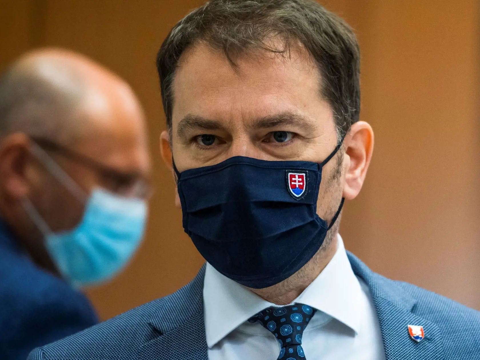 Igor Matovič a Richard Sulík. Niekdajší priatelia dnes spolu len ťažko vychádzajú. Minister hospodárstva s obľubou kritizuje kroky ministra financií, ten mu zase rád vyhadzuje na oči povalenie Radičovej vlády, nenakúpenie testov na Covid-19 či kritiku finančných motivácií k podpore očkovania.