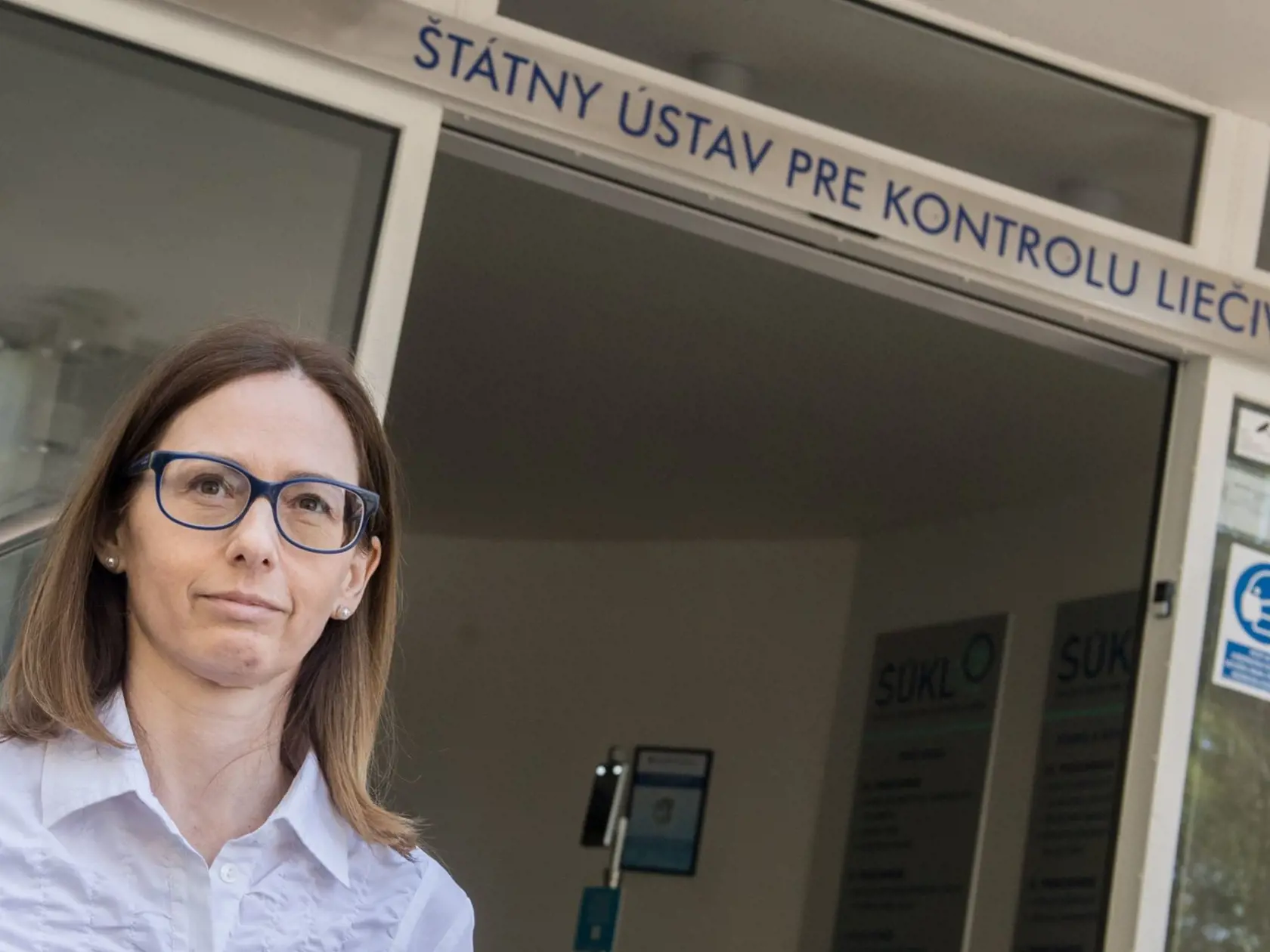 Šéfka ŠÚKL Zuzana Baťová poukázala na nezrovnalosti v dokumentácii poskytnutej ruským výrobcom. Matovič sa na ňu posťažoval priamo v Moskve.