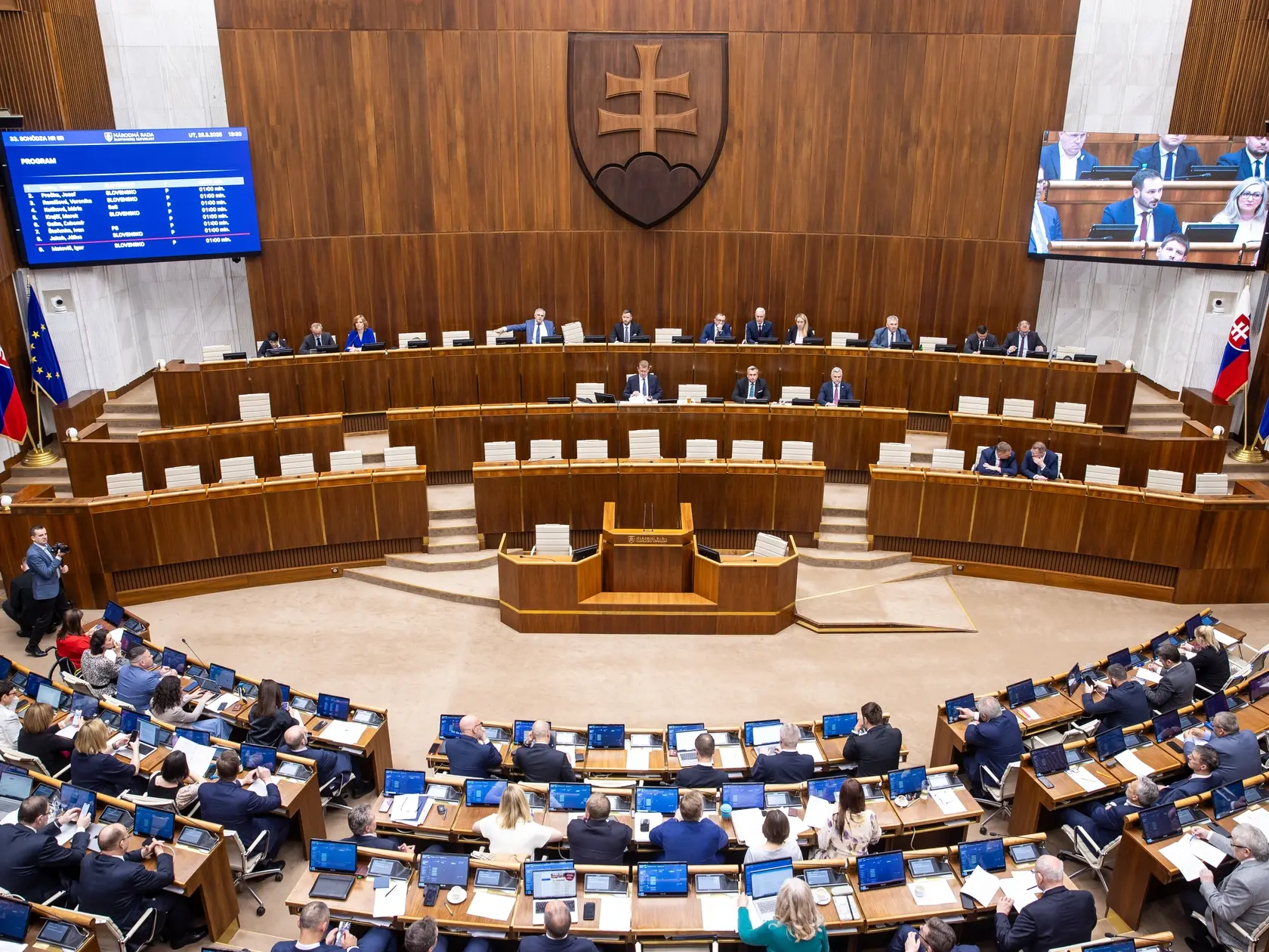 Na snímke poslanci Národnej rady Slovenskej republiky.