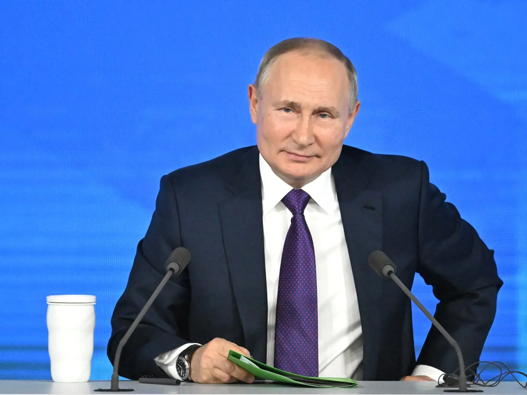 Ruský prezident Vladimir Putin vo štvrtok (23. 12.) vyhlásil, že dôvodom reverzného toku je to, že Nemecko radšej predáva ruský plyn do Poľska a na Ukrajinu, než aby znížilo tlak na prehriatom trhu.