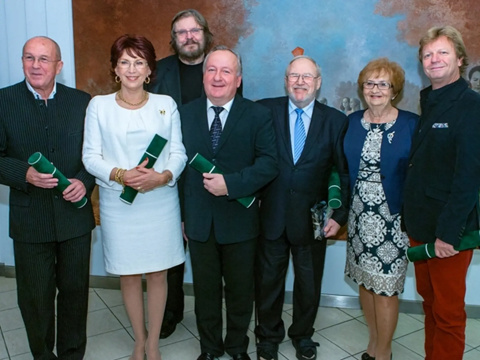 Viliam Fischer, Eva Blahová, Boris Filan, Vladimír Grežo, Pavel Traubner, Elvíra Chadimová a Maroš Kramár.
