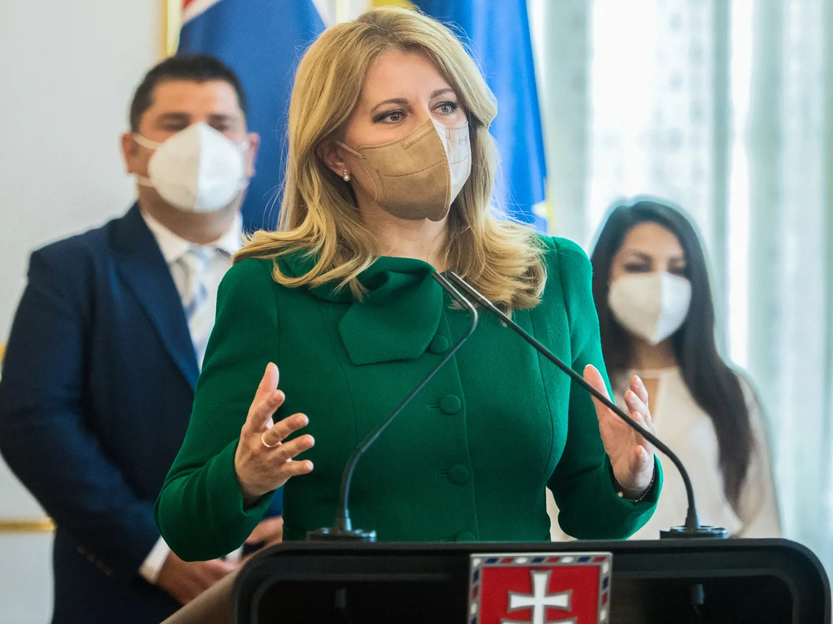 Prezidentka SR Zuzana Čaputová prijala Rómov a Rómky z prvej línie boja proti pandémii a jej dopadom pri príležitosti Medzinárodného dňa Rómov 8. apríla 2021 v Prezidentskom paláci v Bratislave. Na snímke prezidentka SR Zuzana Čaputová počas tlačovej konferencie po prijatí.