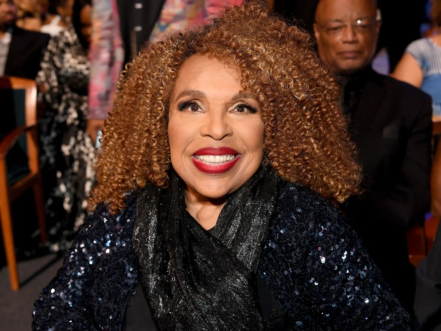 V 88 rokoch zomrela 24. februára 2025 americká speváčka a pianistka Roberta Flack, niekoľkonásobná držiteľka ocenenia Grammy.