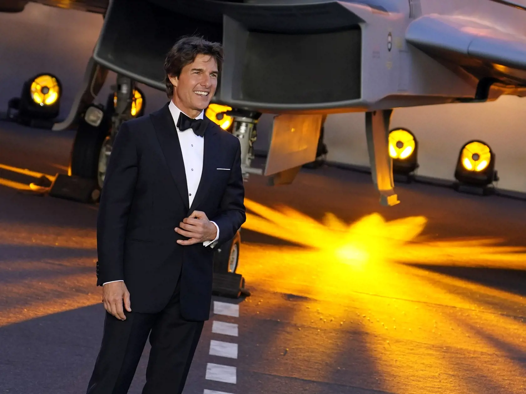 Starnutie akoby bolo dlho pre Toma Cruisa jeho vlastnou „Mission: Impossible“. No špekuluje sa, že vrásky ho dobehli a pomáha si plastikami.