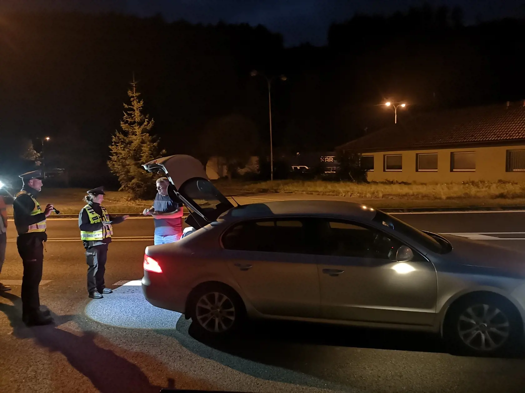 Českí policajti zastavovali osobné autá.