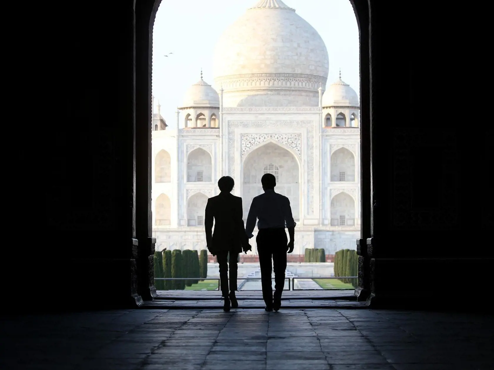 Do Taj Mahal si prezident vzal iba košeľu. Prvá dáma mala štýlový nohavicový kostým.