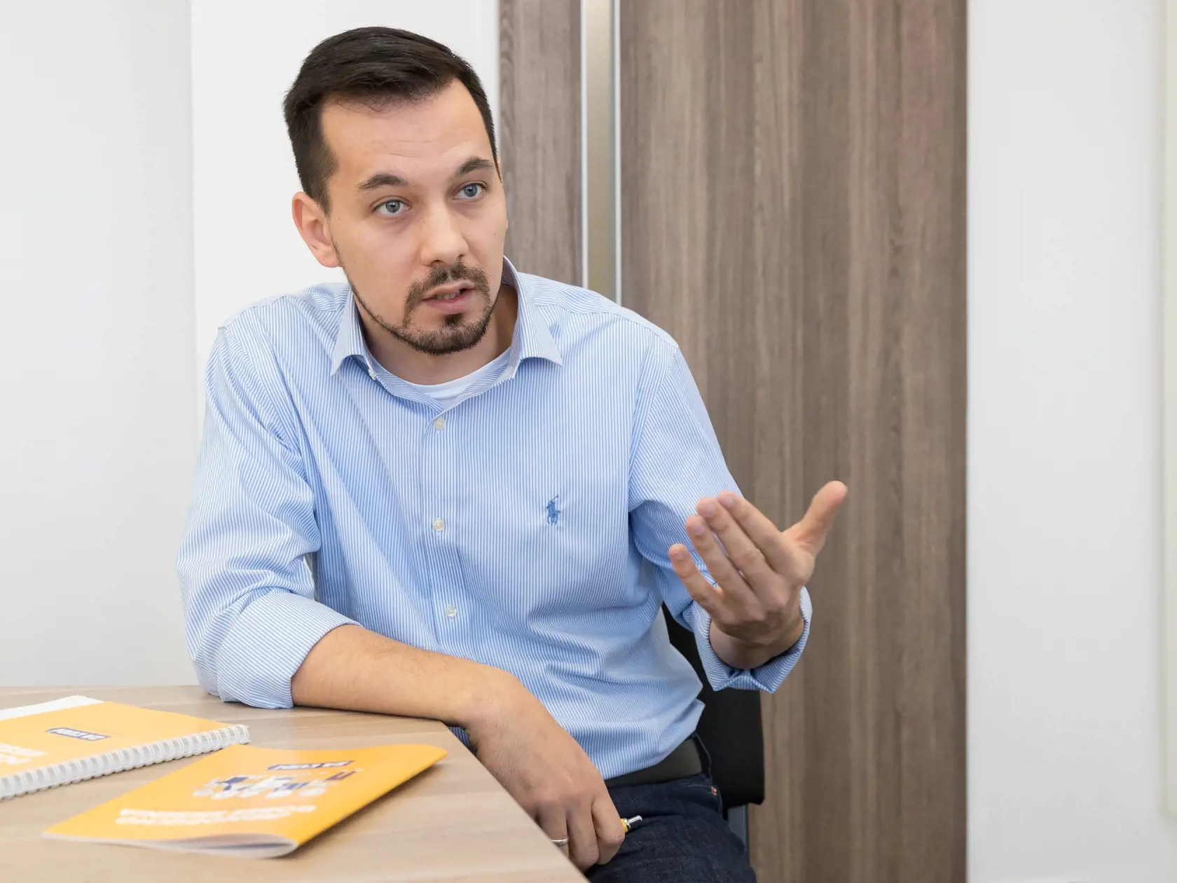 Podpredseda parlamentu a koaličnej strany Za ľudí Juraj Šeliga sa ospravedlnil za to, že v piatok nespustili aplikáciu umožňujúcu stráviť karanténu v domácej izolácii.