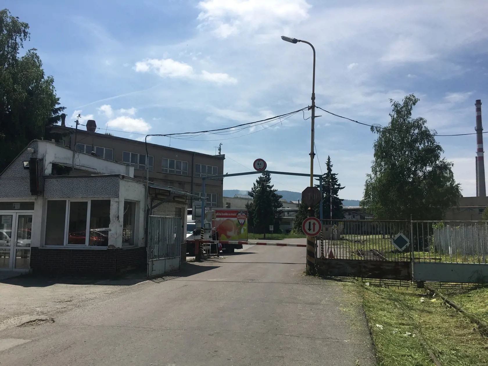 V priemyselnom parku patriacom Chemesu sídli firma Nexis Fibers.