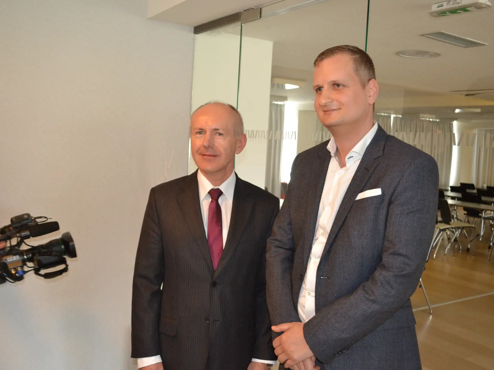 Jeden z akcionárov Nexisu Ivo Bezloja (vľavo). Nexis sa už pred tromi rokmi cítil byť diskriminovaný a vydieraný majiteľmi priemyselného parku.