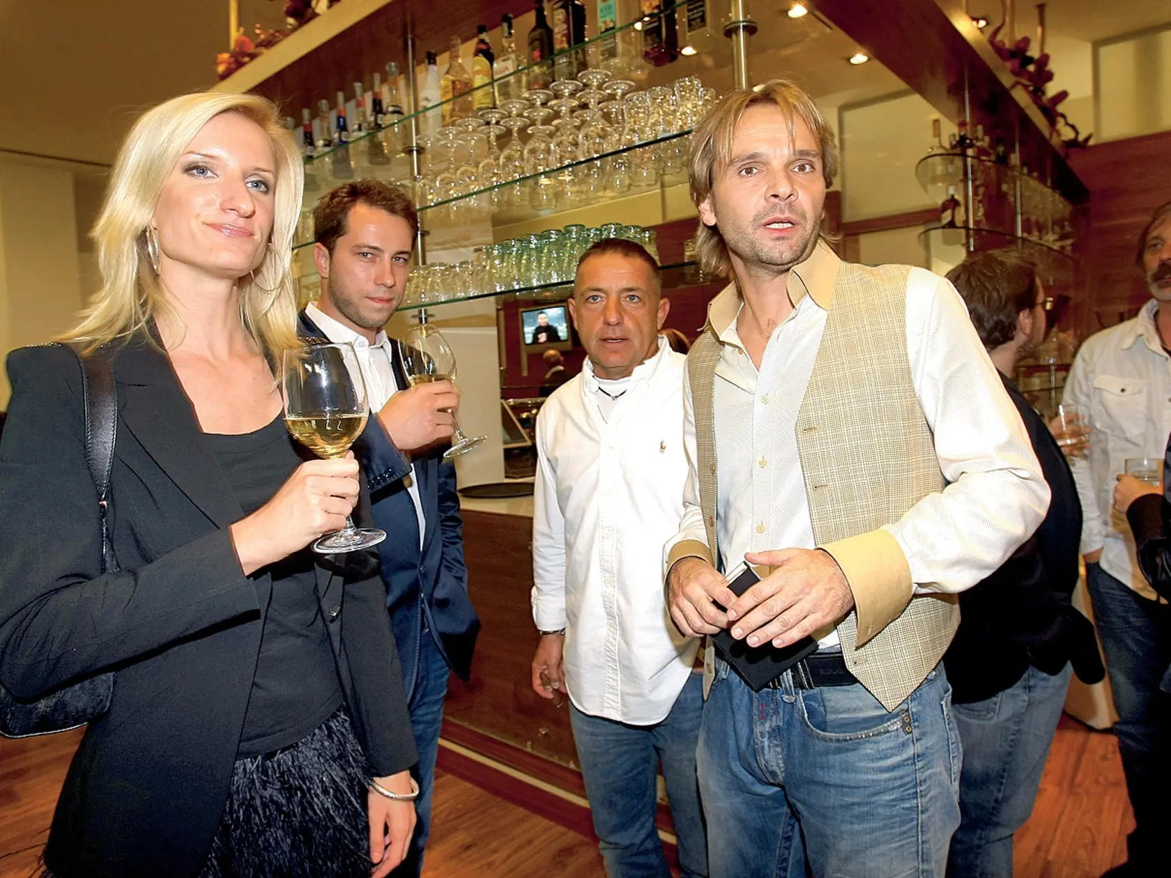 Premiéra muzíkálu Čajočky,: Adela Banášová, moderátorka, Peter Modrovský, tanečník, partneri, Ján Ďurovčík, režisér, Fedor Flašík.