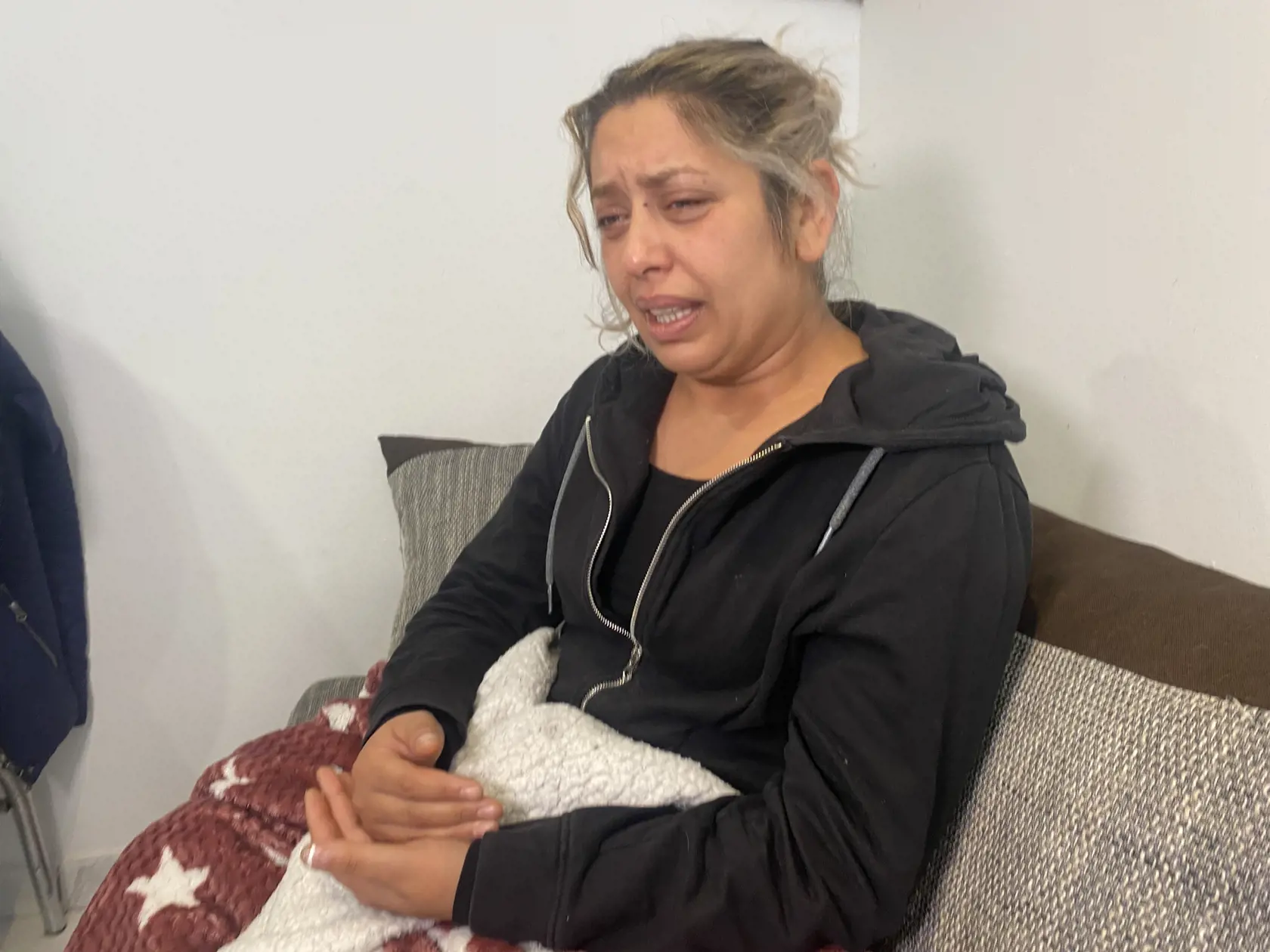 Vdova Stela (39) je presvedčená, že neboli dodržané podmienky bezpečnosti práce, keď jej manžela zasypala v hlina počas toho, ako v jame osádzal s kolegami šachtu. 