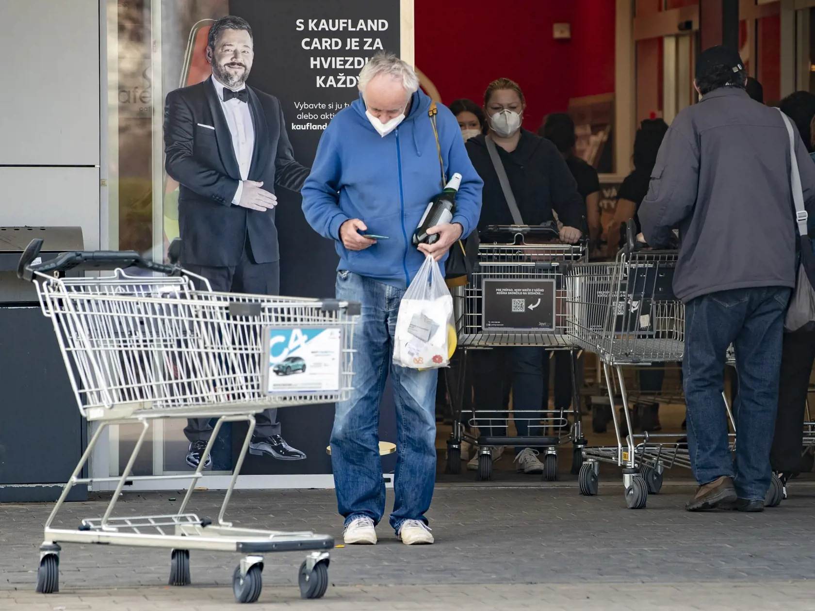 Vyhradené hodiny pre seniorov ostávajú v platnosti.