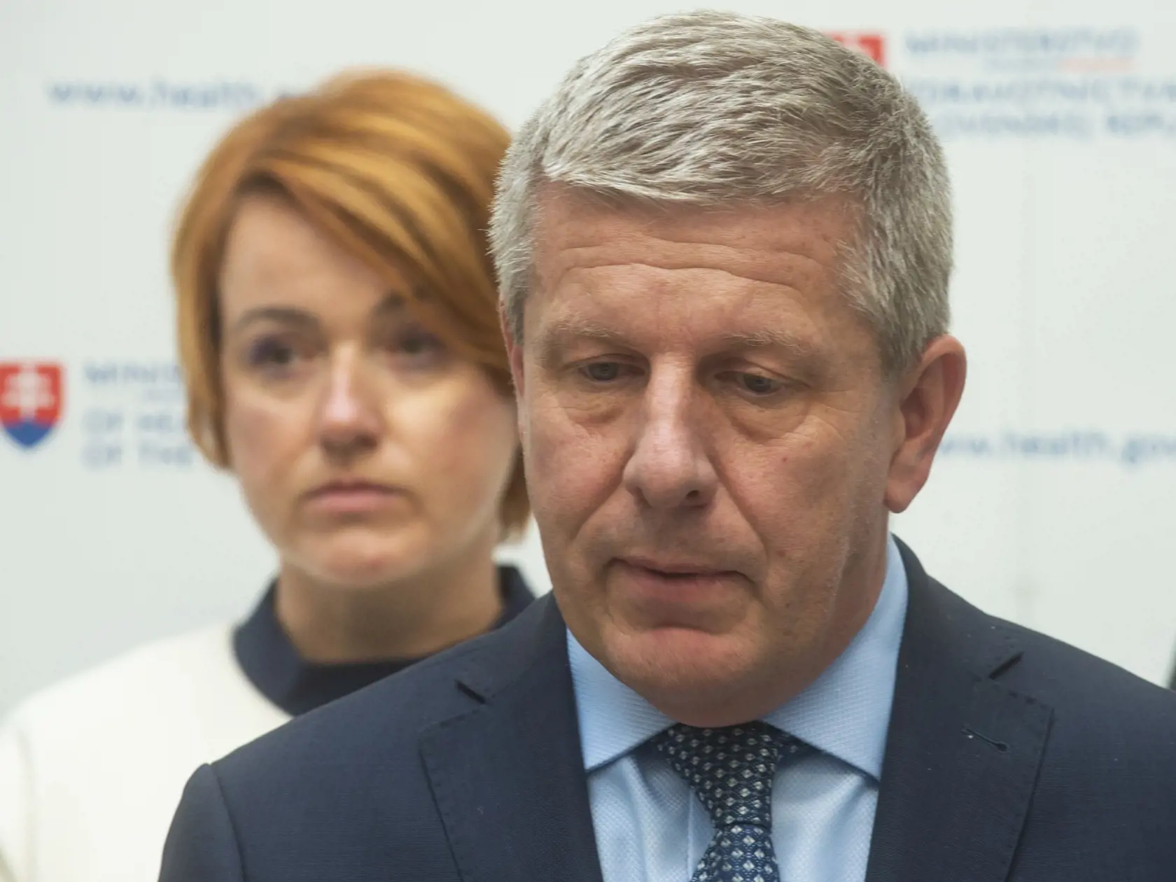 Na snímke vpravo minister zdravotníctva (MZ) SR Vladimír Lengvarský (OĽaNO) počas tlačovej konferencie po stretnutí zástupcov vedenia MZ SR s riaditeľmi nemocníc v pondelok 3. októbra 2022 v Bratislave.