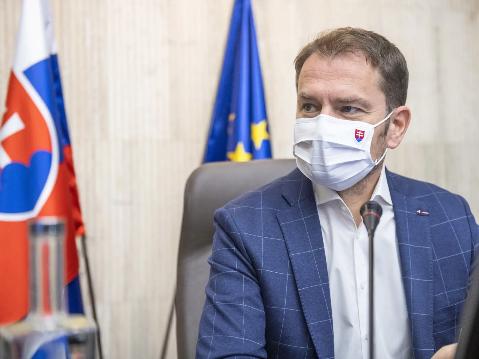 Ak budú majitelia fitness centier blokovať v pondelok diaľnicu, predseda vlády SR Igor Matovič (OĽaNO) predloží návrh zákona, ktorý takéto konanie urobí trestným činom.