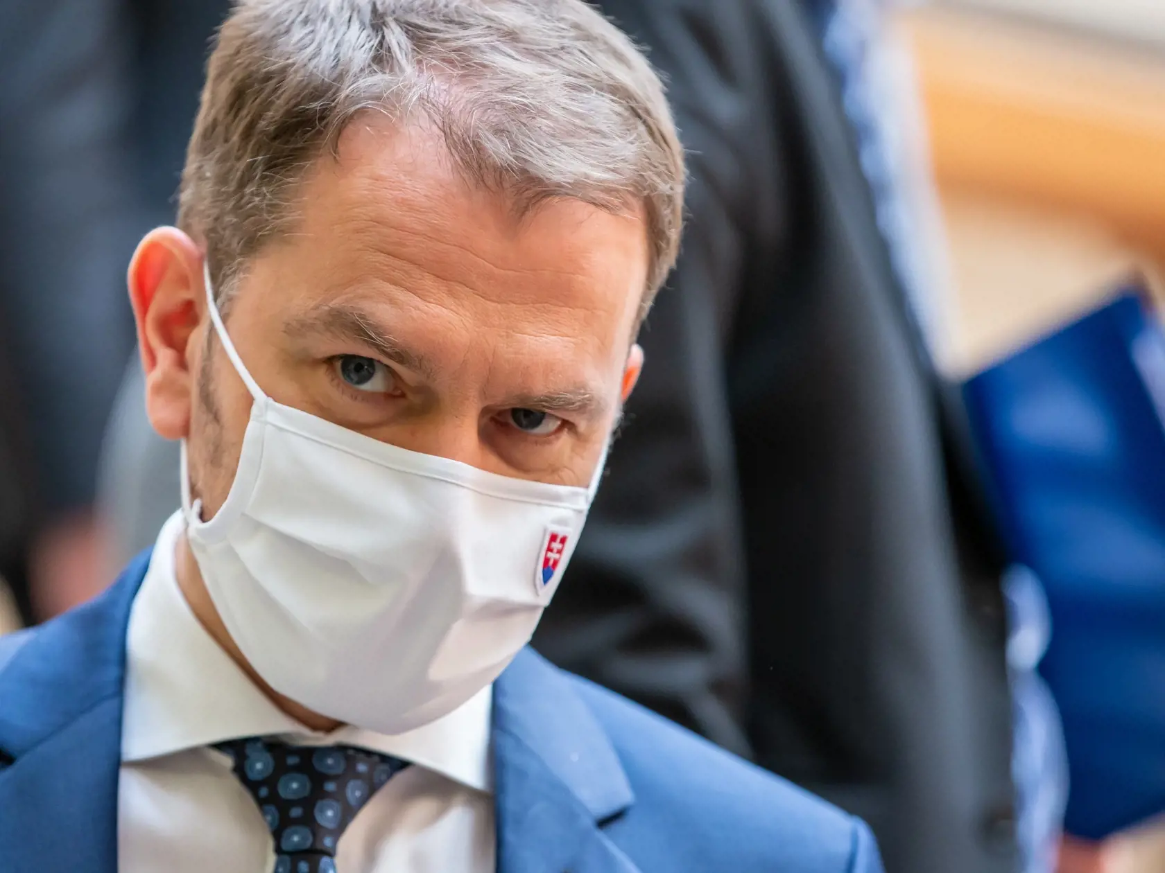 Matovič vo svojom statuse na sociálnej sieti avizuje, že v pondelok dopoludnia zasadne opätovne konzílium a bude riešiť okrem iných tém aj možné otvorenie fitness centier a ostatných vnútorných športovísk.