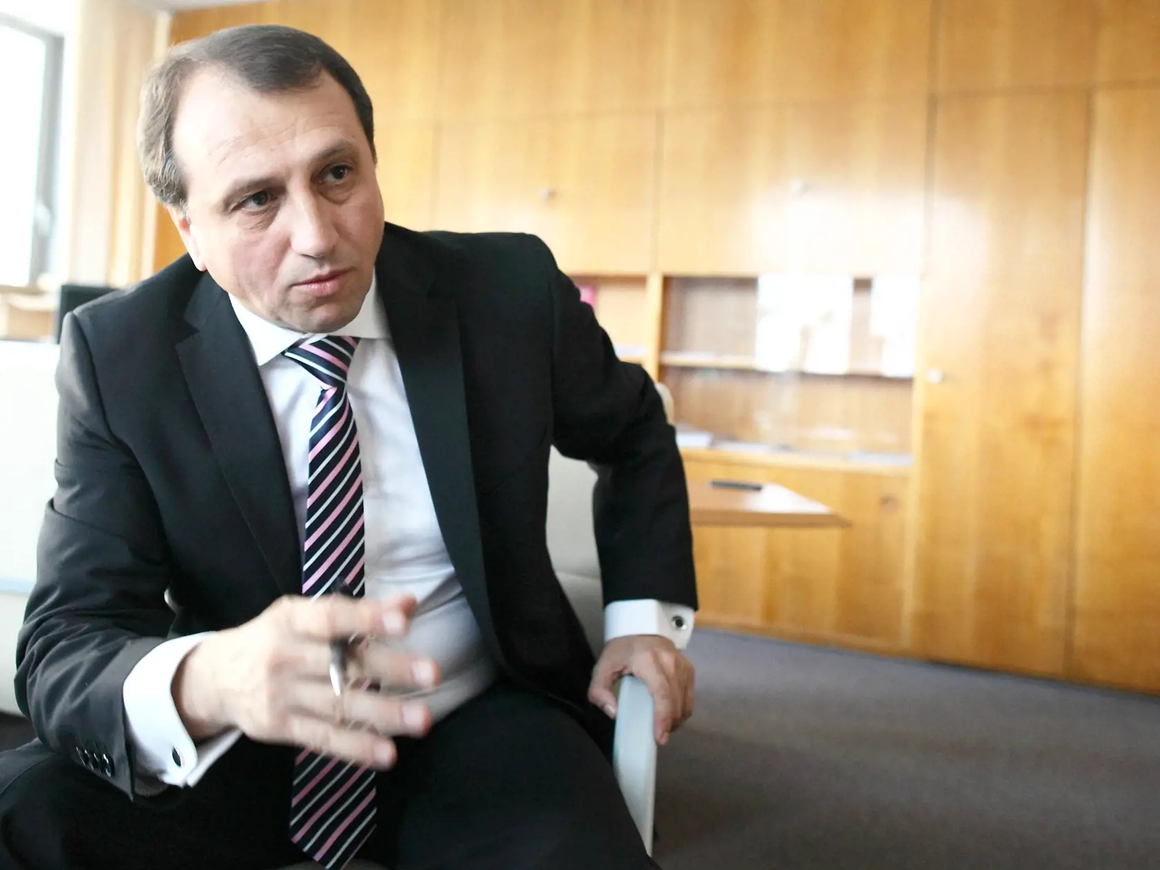 Jozef Burian ešte ako štátny tajomník ministerstva práce a sociálnych vecí. (archívne foto)