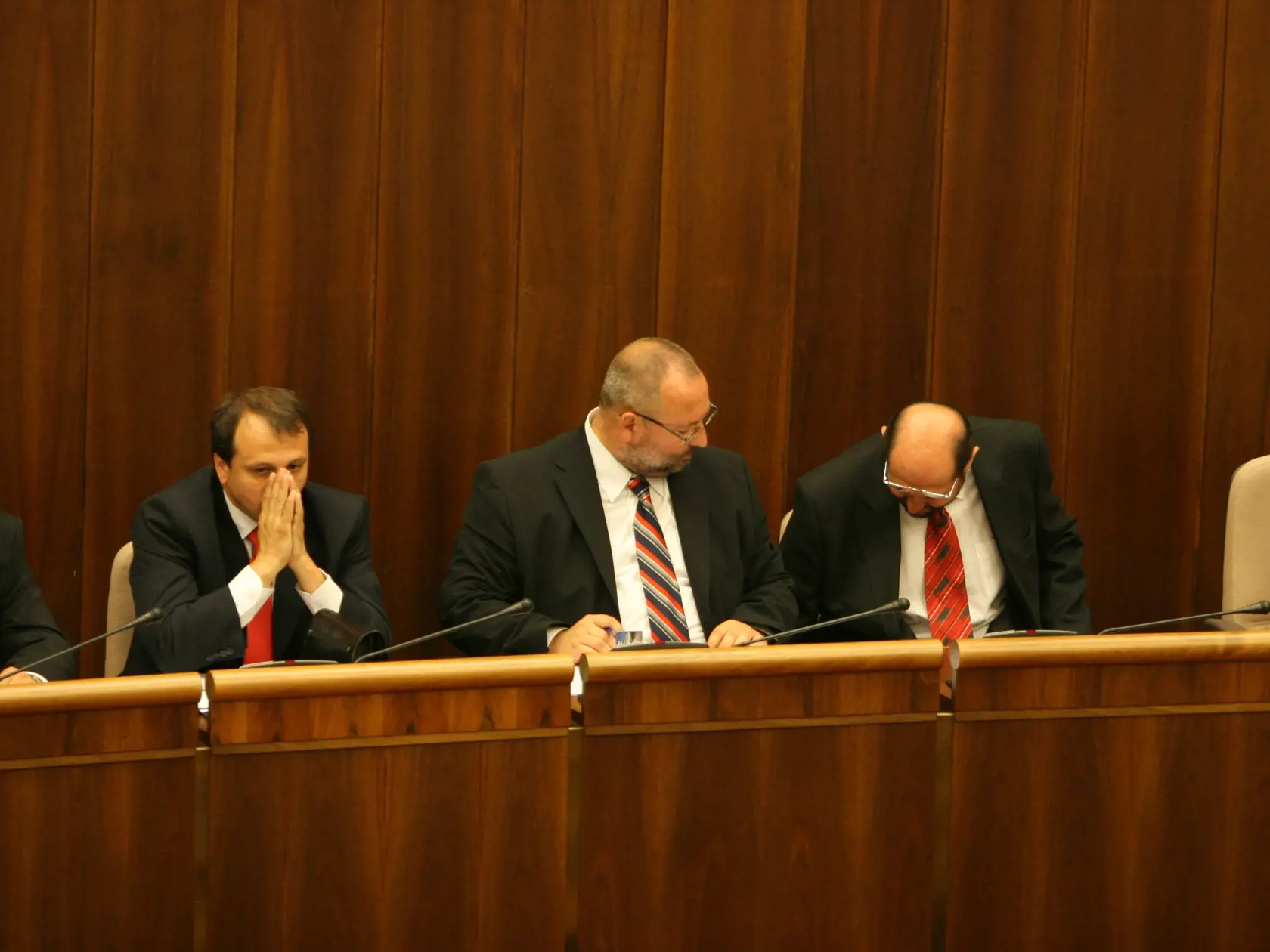 Poslanci Boris Zala, Maroš Kondrót, Jozef Burian. 04.07.2006.
