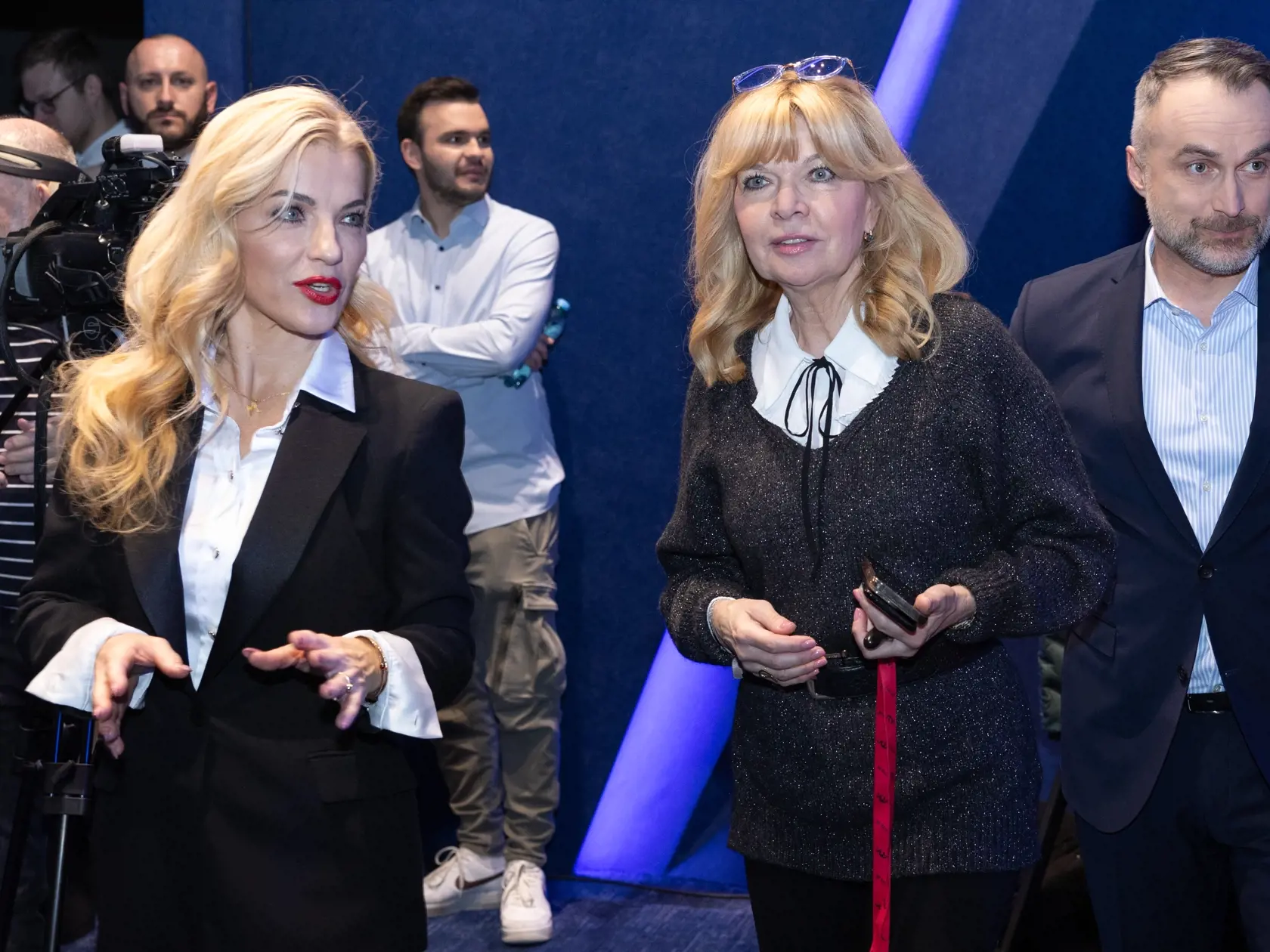 Arténa - audiovizuálna dielňa RTVS. Oficiálne otvorenie nových školiacich priestorov Slovenskej televízie v Mlynskej doline. Na snímke je ministerka kultúry Slovenskej republiky Martina Šimkovičová, riaditeľka sekcie marketingu RTVS Zuzana Ťapáková a riaditeľ sekcie športu RTVS Ján Žgravčák.