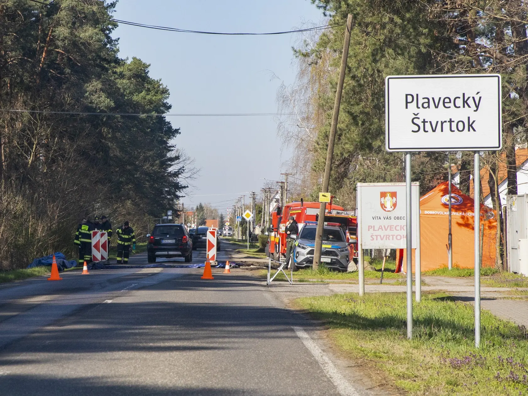 Na snimke je obec Plavecký Štvrtok, kde sa našlo ďalšie ohnisko nákazy slintačky a krívačky , okrem južného Slovenska aj na Záhorí.