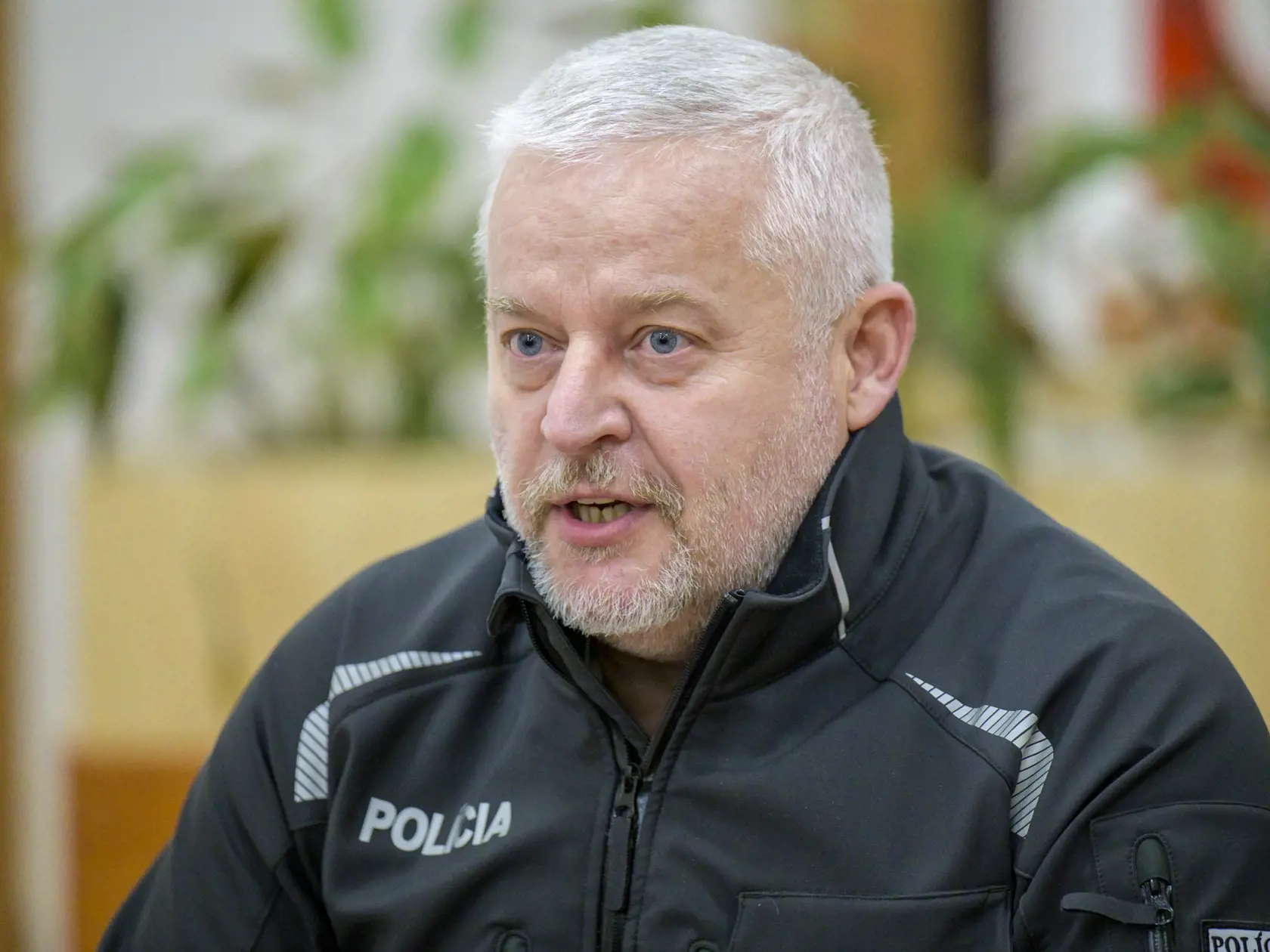Na snímke prezident Policajného zboru (PZ) SR Ľubomír Solák informuje počas tlačovej konferencie o útoku nožom na gymnáziu v meste Spišská Stará Ves (okres Kežmarok) vo štvrtok 16. januára 2025. Po útoku hlásia dvoch mŕtvych. Obeťami útoku sú dve ženy, 18-ročná študentka a 51-ročná zástupkyňa riaditeľa. Zranená bola 18-ročná žiačka, ktorú so stredne ťažkými poraneniami previezli do nemocnice v Poprade. Na mieste boli ošetrení aj 51-ročný muž a 62-ročná žena z dôvodu akútnej stresovej reakcie. FOTO TASR - Veronika Mihaliková