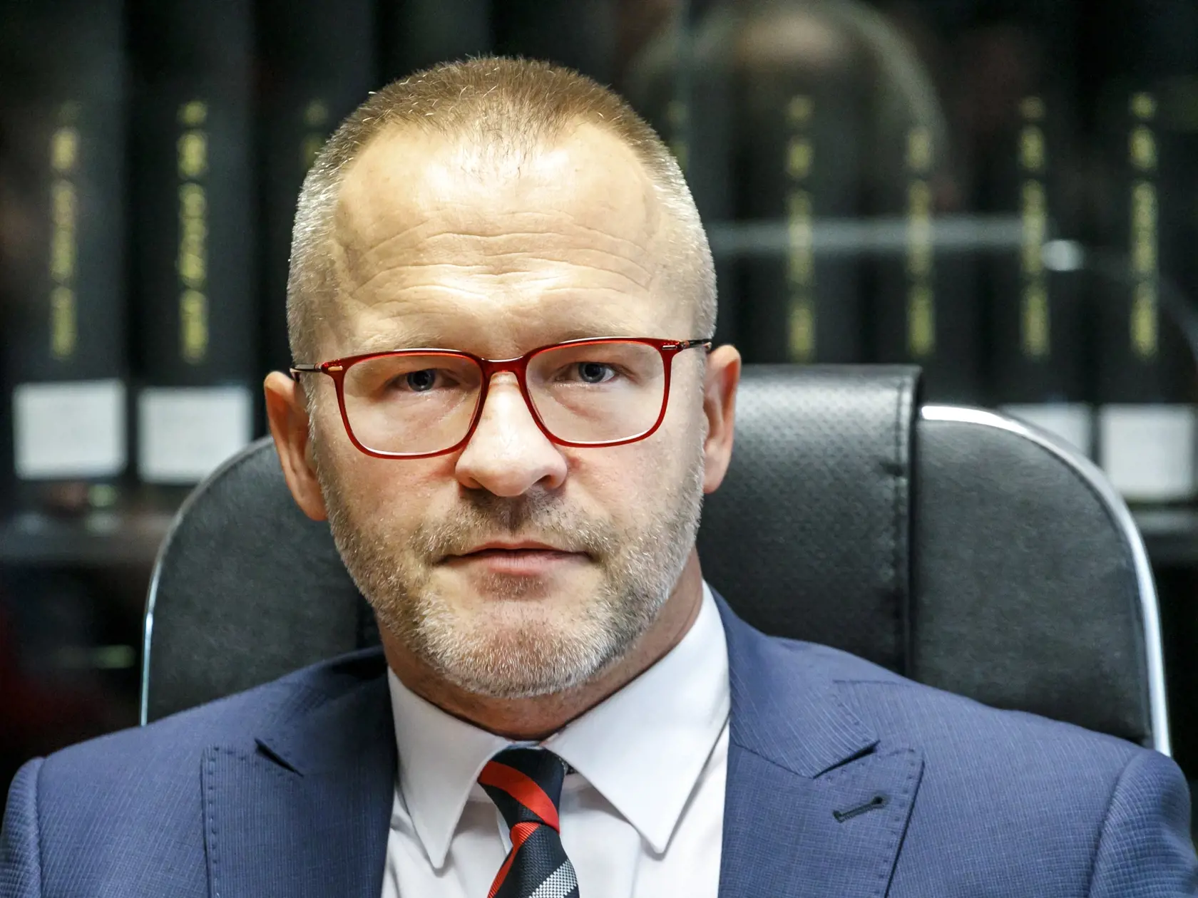 Na snímke krajský prokurátor v Bratislave Rastislav Remeta počas tlačovej konferencie o stave vyšetrovania tragickej nehody na zástavke bratislavskej MHD Zochova v Bratislave 5. októbra 2022. FOTO TASR - Dano Veselský