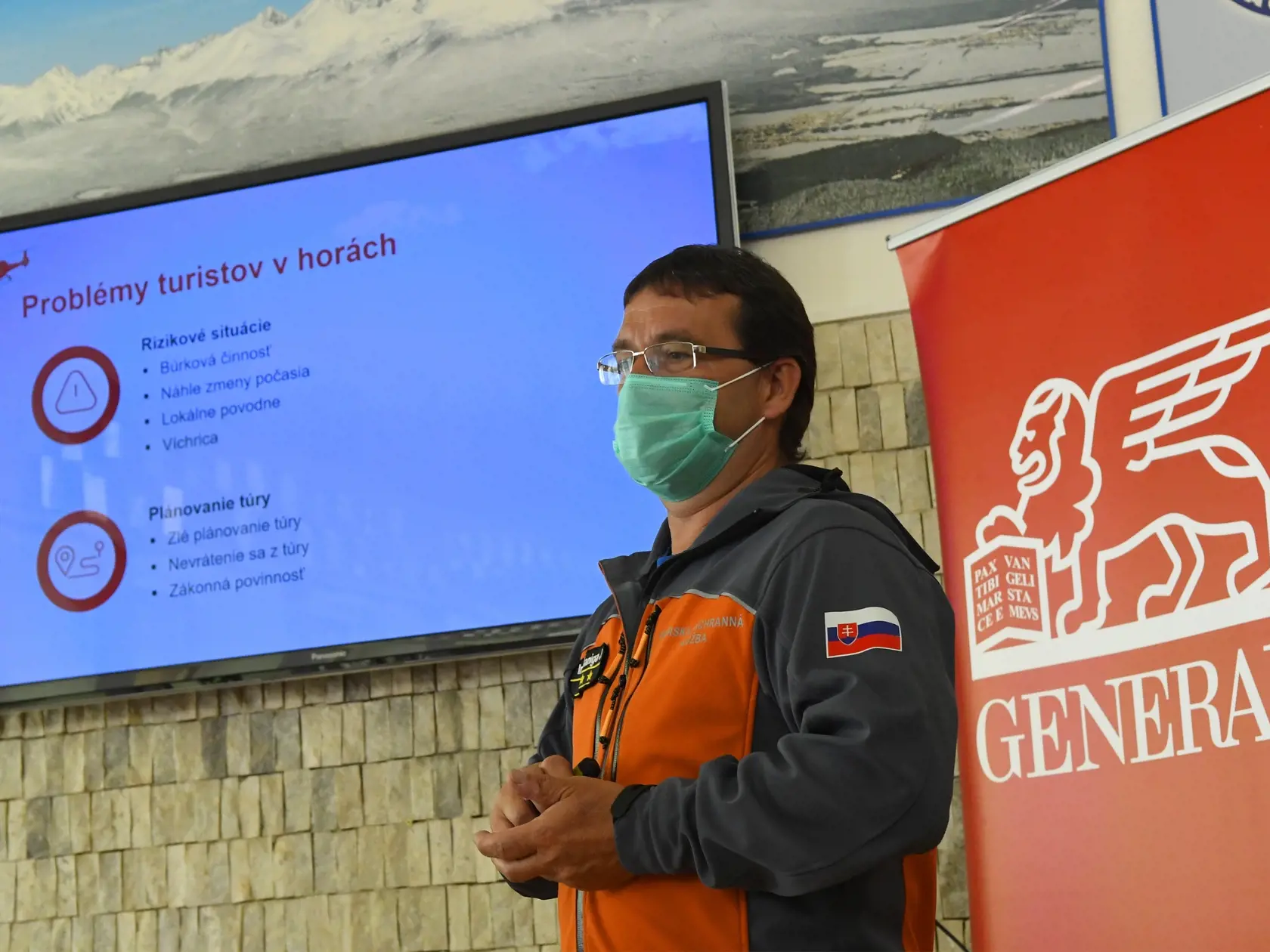 Tlačová konferencia Horskej záchrannej služby a poisťovne Generali, na ktorej predstavili novinky v aplikácii Horská záchranná služba (HZS) v priestoroch oblastného strediska HZS v Starom Smokovci 18. augusta 2021. Na snímke riaditeľ HZS Jozef Janiga. FOTO TASR - Milan Kapusta