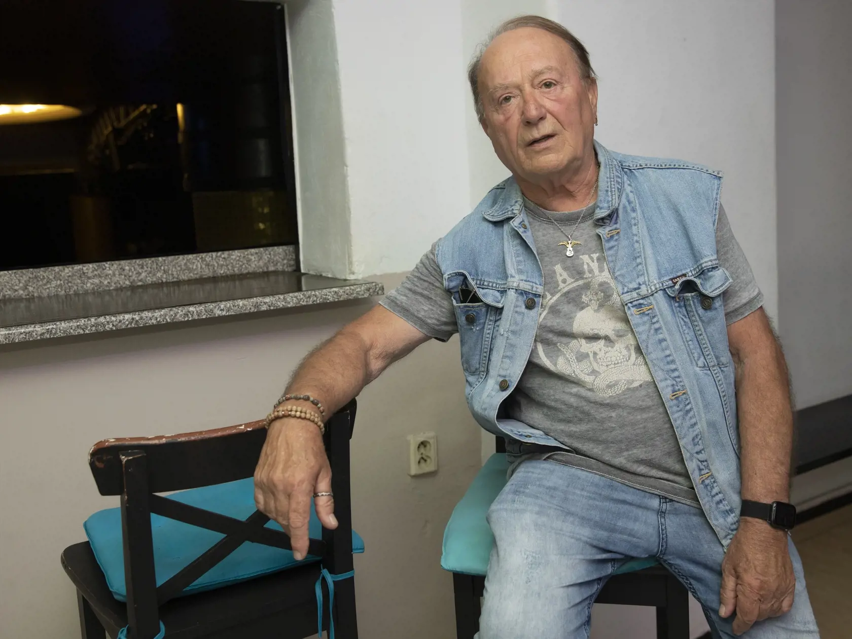 Krst CD platne starej rockovej kapele The Buttons.
na obr. : Petr Janda