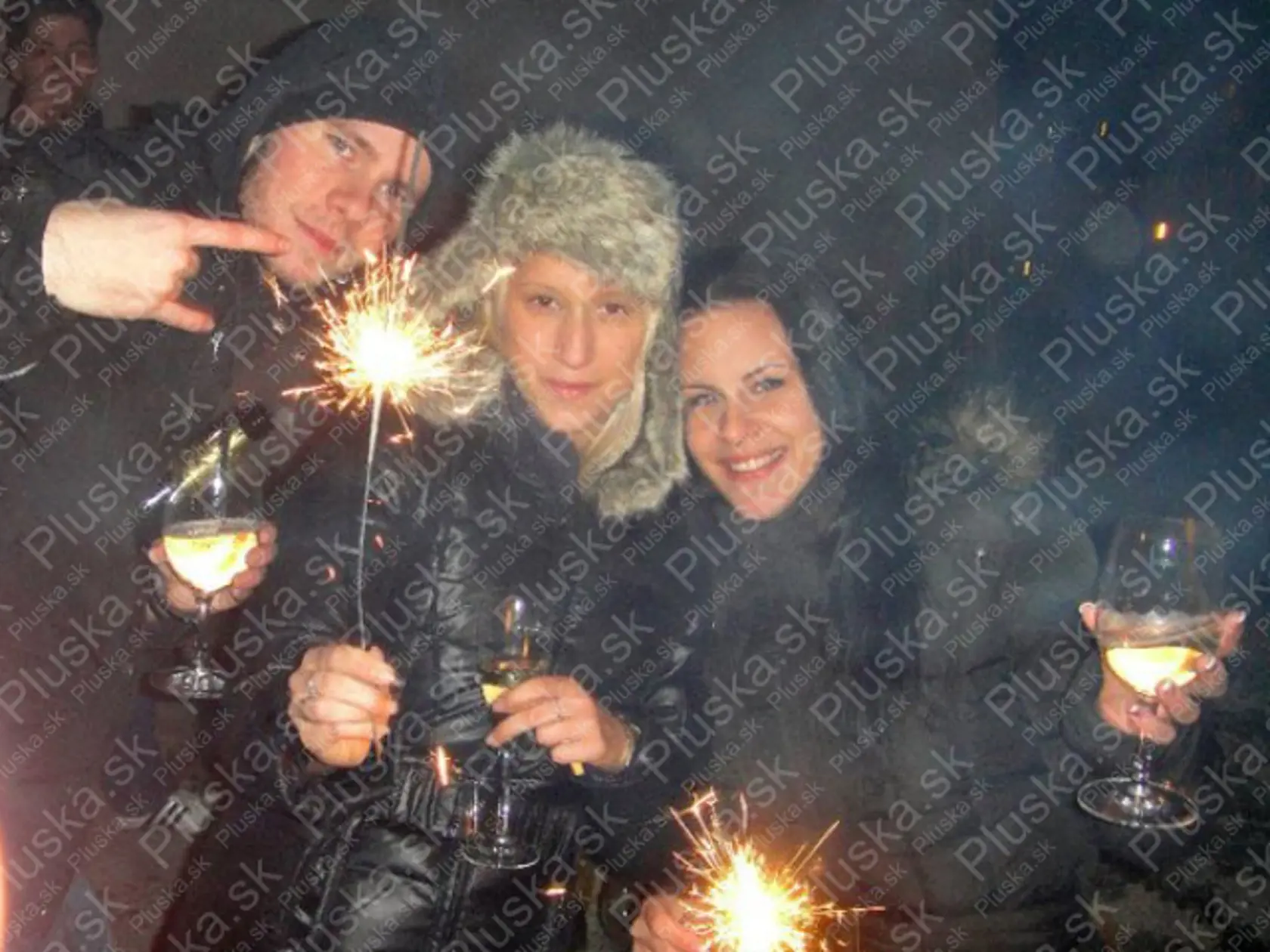 Tri, dva, jedna...: Tomáš
Antálek už víta Nový rok 2011.