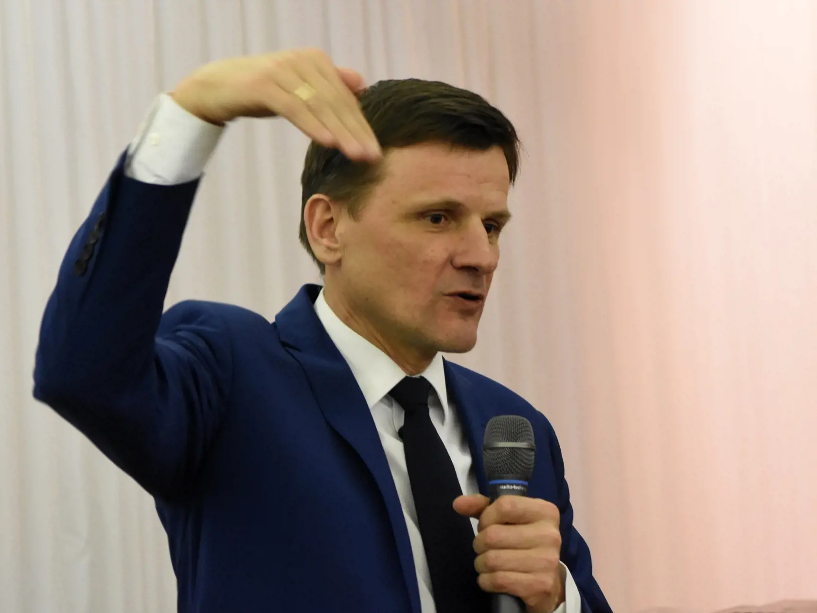 Predseda KDH Alojz Hlina po voľbách asi naznačoval, že padli pod zvoliteľnú hranicu...