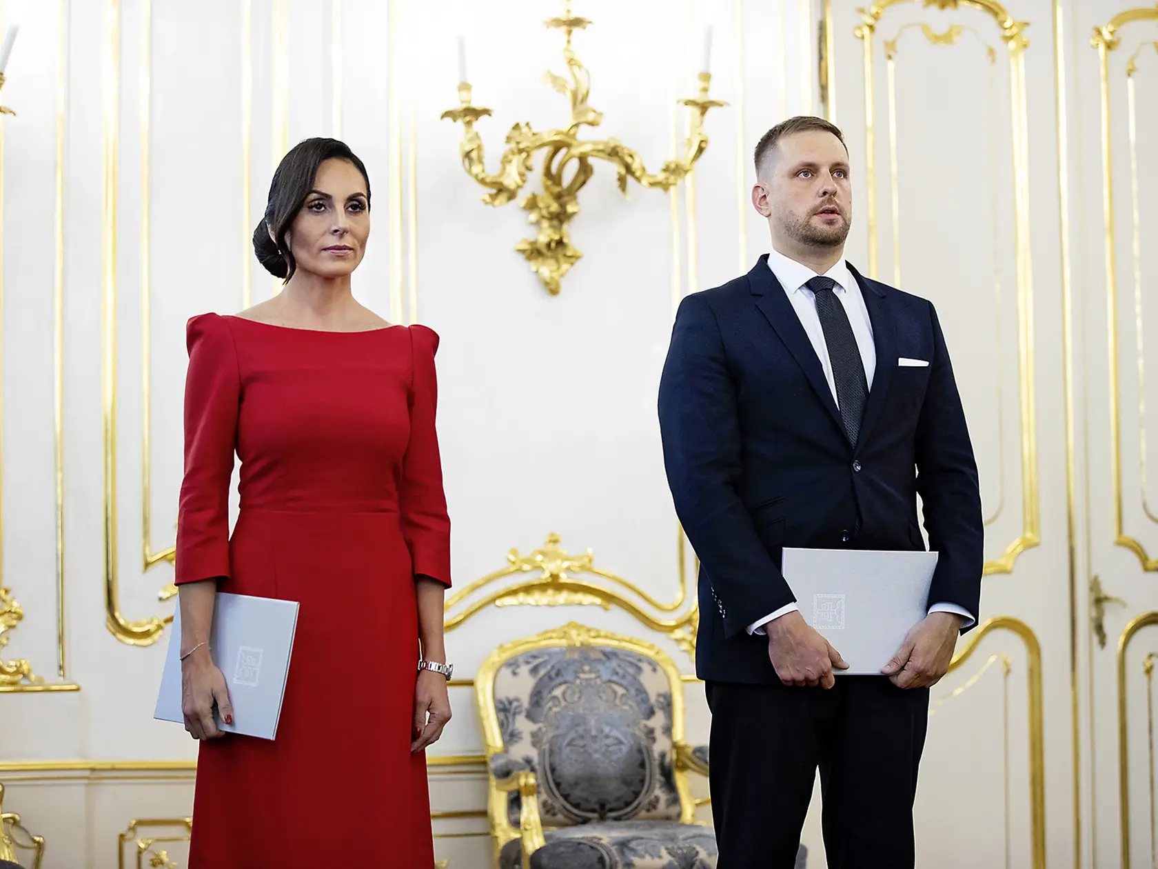 Na snímke je bývalá ministerka zdravotníctva Zuzana Dolinková a jej nástupca Kamil Šaško.