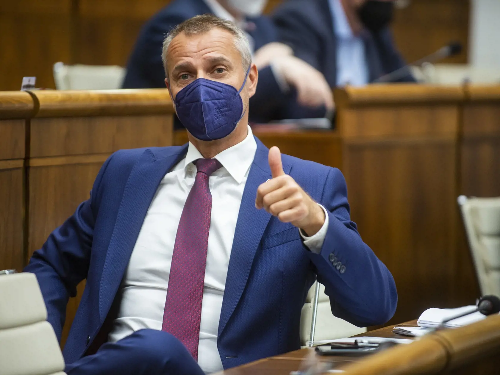 Na snímke je poslanec Národnej rady SR (NRSR) Richard Raši (Hlas-SD) počas rokovania.