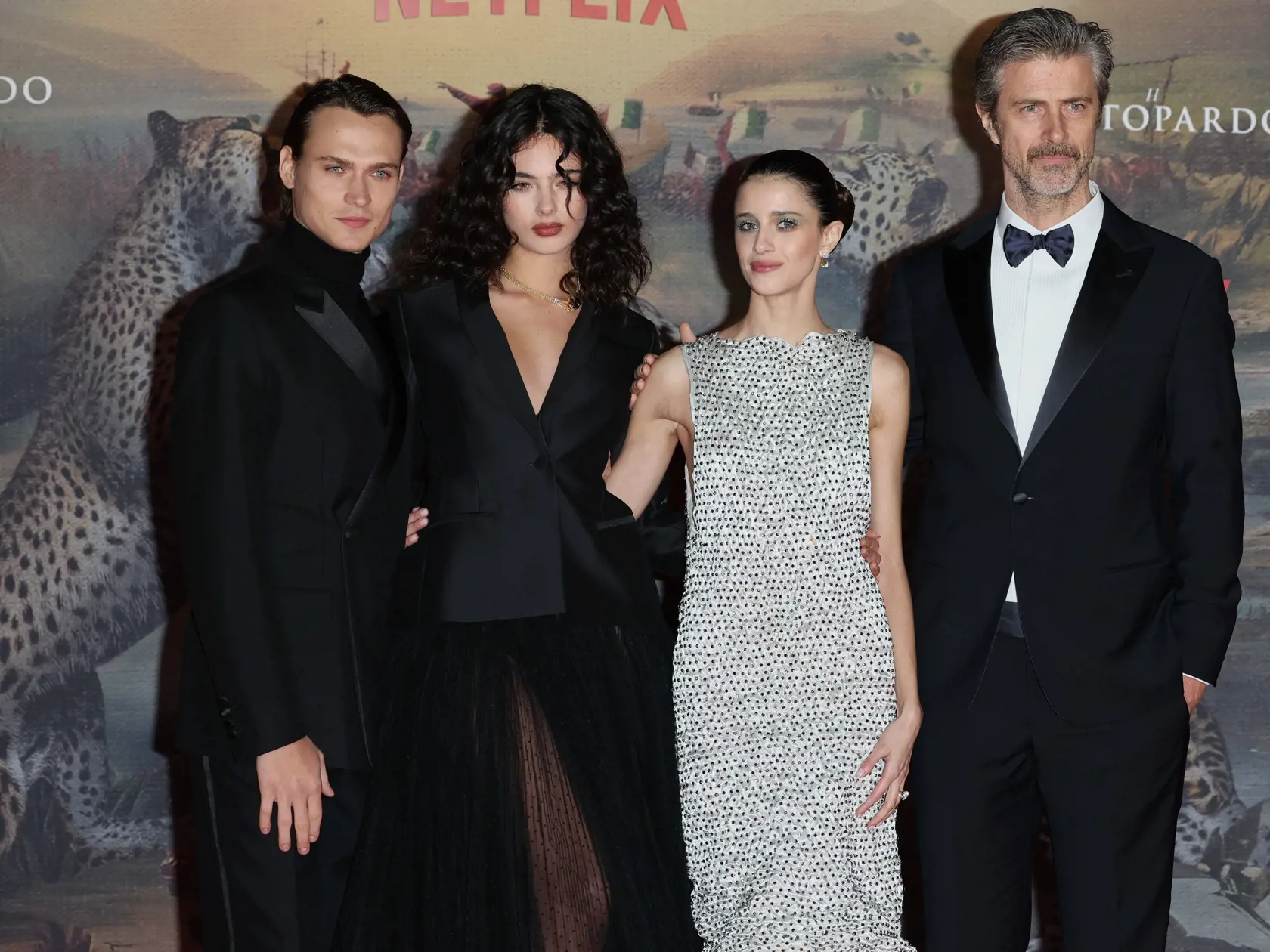 Saul Nanni, Deva Cassel, Benedetta Porcaroli a Kim Rossi Stuart pri premiére v Ríme seriálu Gepard. Práve na Netflixe.