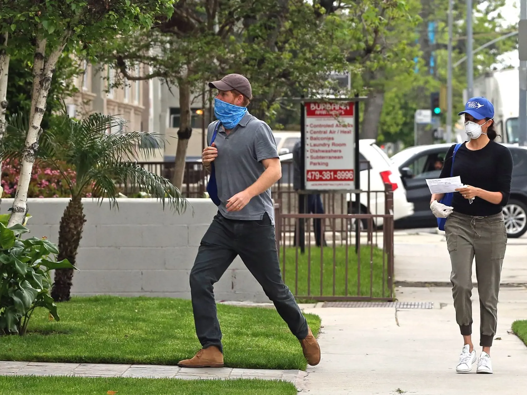Harry a Meghan pomáhajú v Los Angeles.