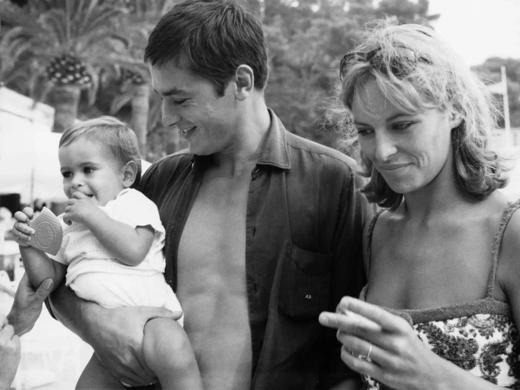 Alain Delon vraj Nathalie kúpil od korzického gangstra.
