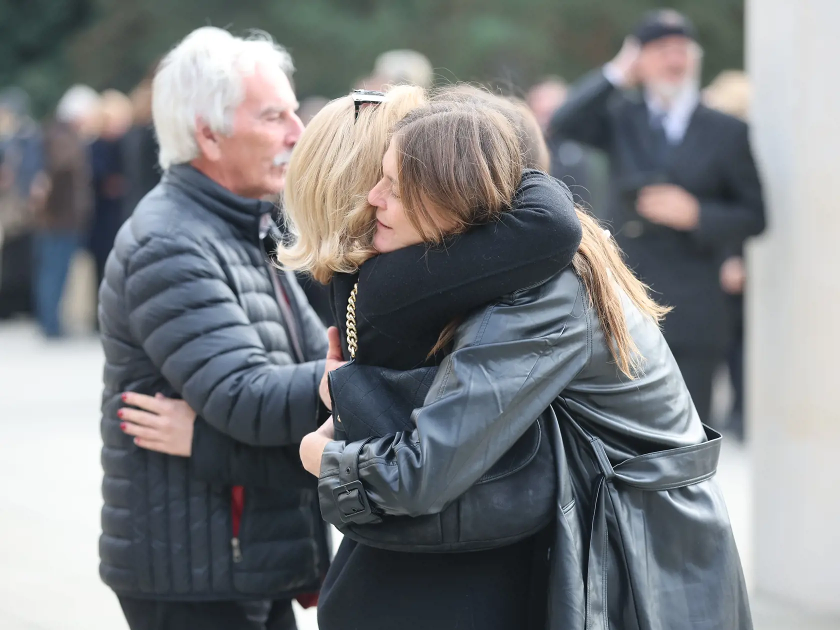Vdova Katarína Feldeková prijíma smútočné kondolencie.
